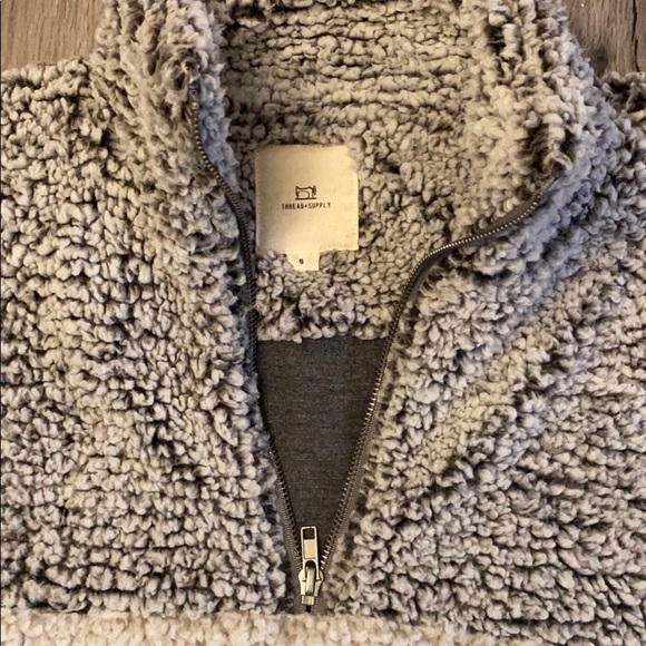 Like new sherpa pull over - Picture 3 of 4
